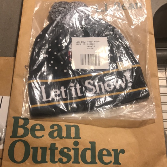 NWT Adult L.L.Bean x Peanuts Katahdin Pom Hat - Picture 2 of 3